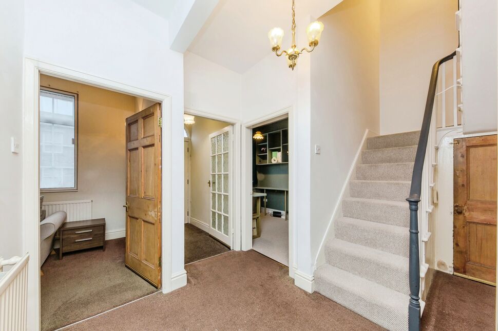 5 bedroom Mid Terrace House for sale, Chester Road, Macclesfield, SK11 £335,000