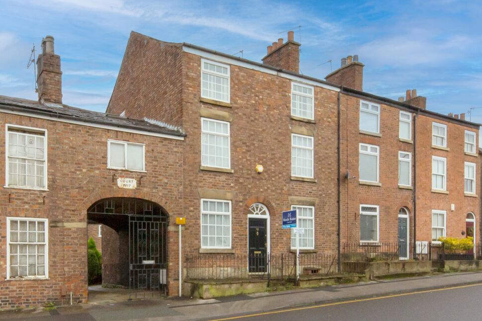 5 bedroom Mid Terrace House for sale, Chester Road, Macclesfield, SK11