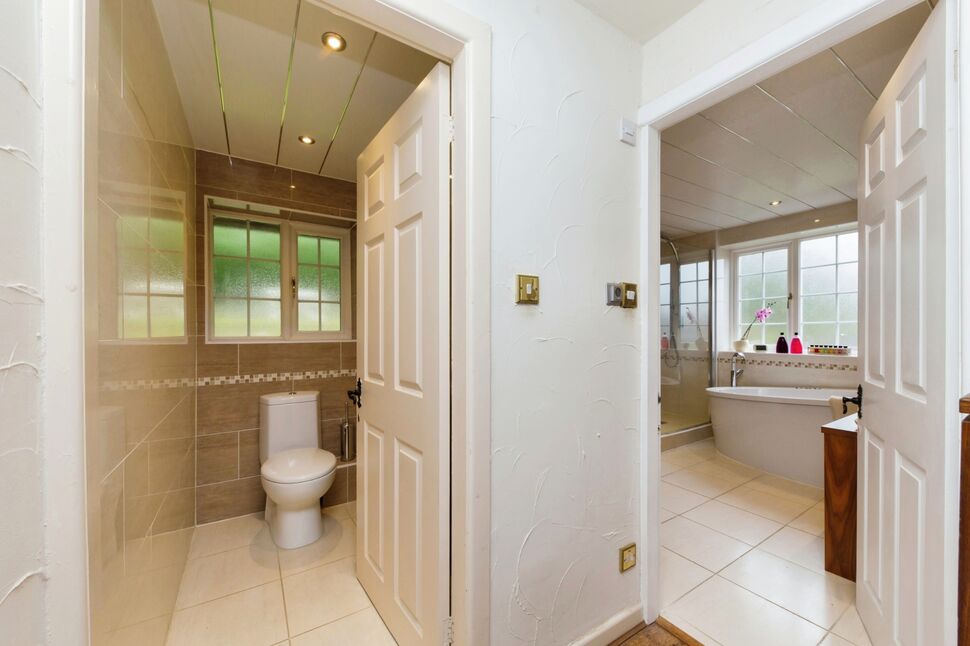 4 bedroom Detached House for sale, Ecton Avenue, Macclesfield, SK10 £