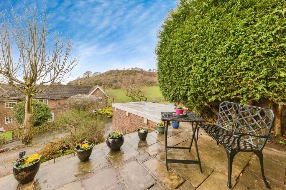 4 bedroom Detached House for sale, Ecton Avenue, Macclesfield, SK10 £