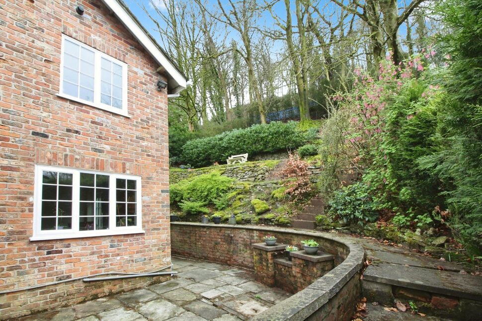 4 bedroom Detached House for sale, Ecton Avenue, Macclesfield, SK10 £