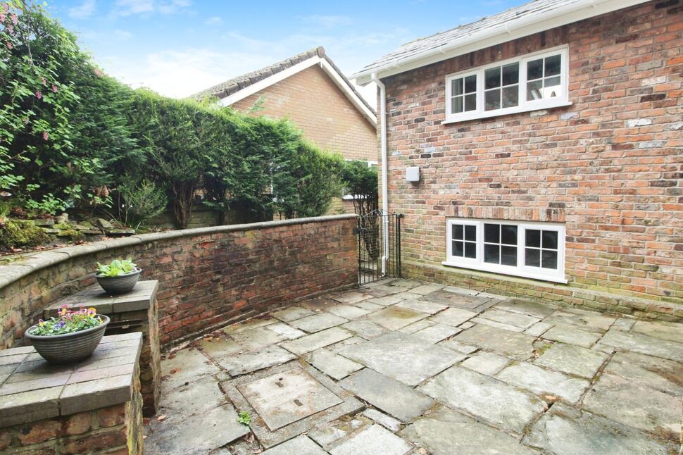 4 bedroom Detached House for sale, Ecton Avenue, Macclesfield, SK10 £