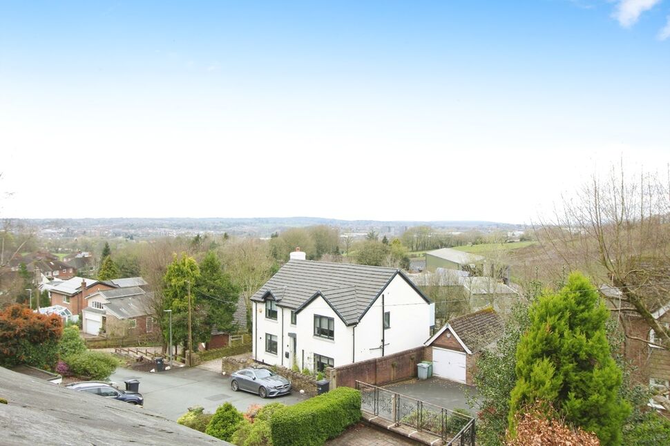 4 bedroom Detached House for sale, Ecton Avenue, Macclesfield, SK10 £