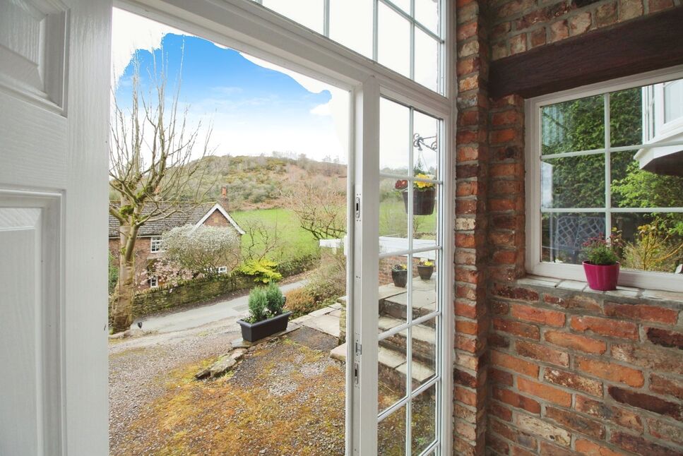 4 bedroom Detached House for sale, Ecton Avenue, Macclesfield, SK10 £