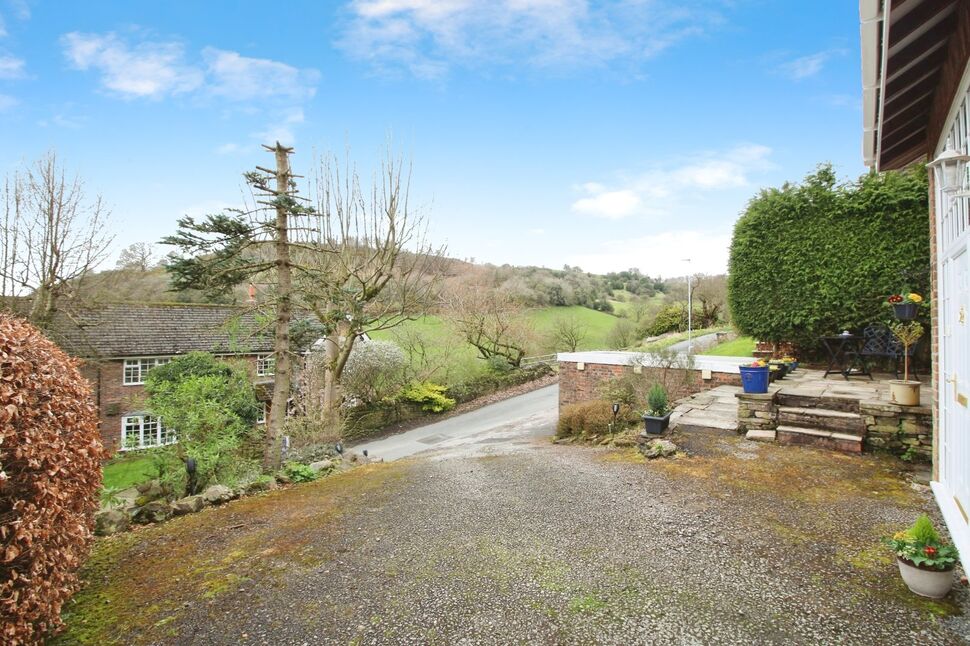 4 bedroom Detached House for sale, Ecton Avenue, Macclesfield, SK10 £