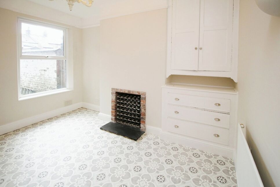 3 bedroom End Terrace House to rent, Hobson Street, Macclesfield, SK11