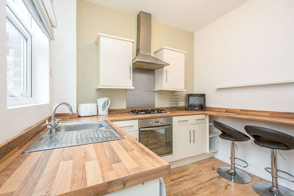2 bedroom Mid Terrace House for sale, Garden Street, Macclesfield, SK10 £150,000