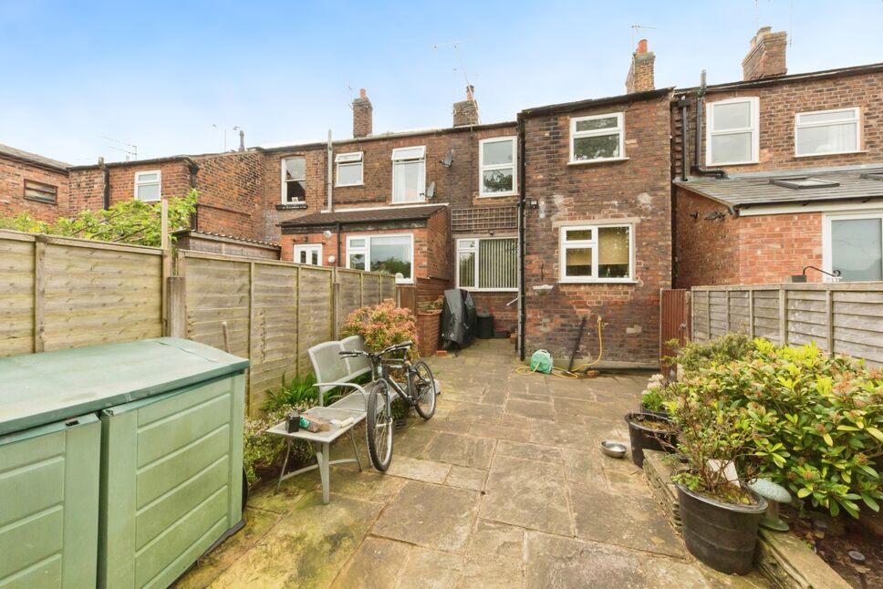 3 bedroom Mid Terrace House for sale, High Street, Macclesfield, SK11