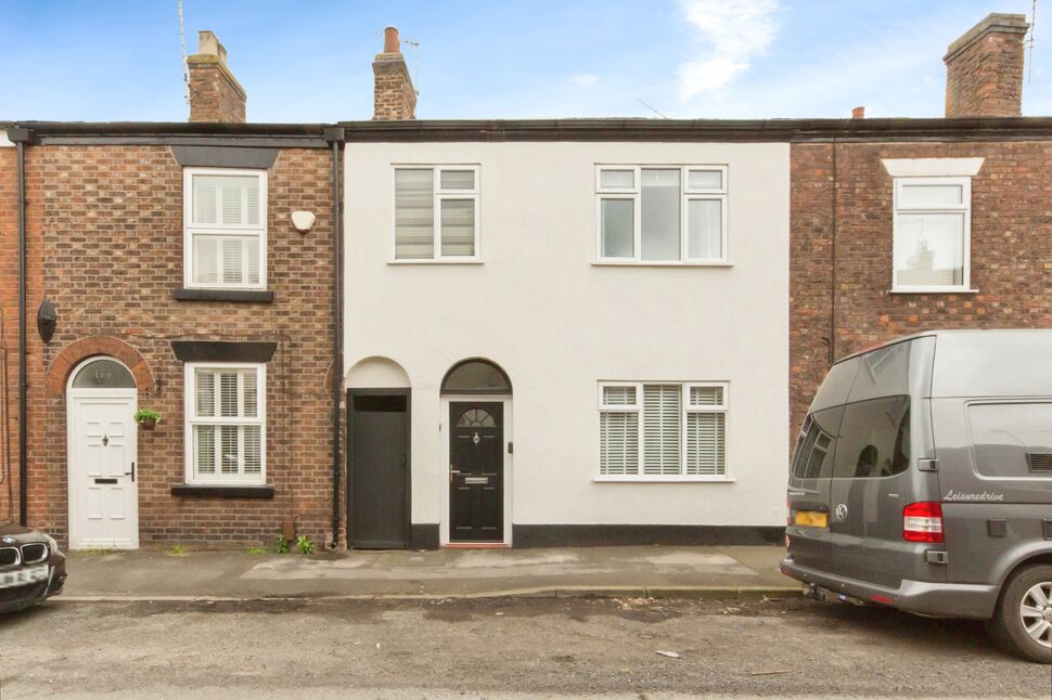3 bedroom Mid Terrace House for sale, High Street, Macclesfield, SK11 £210,000
