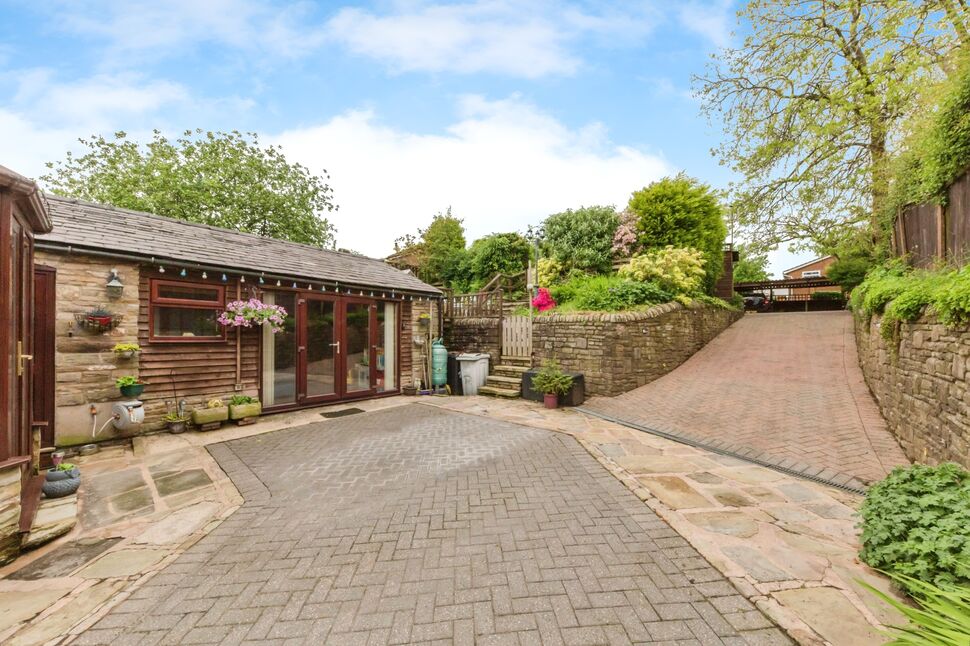 4 bedroom Detached House for sale, Broken Cross, Macclesfield, SK11 £480,000