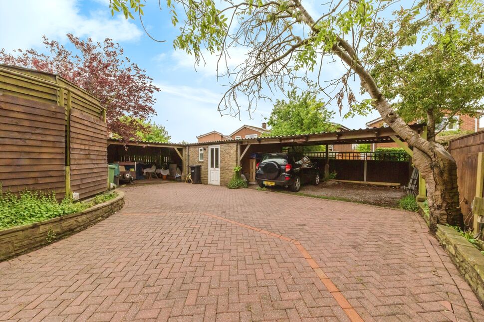 4 bedroom Detached House for sale, Broken Cross, Macclesfield, SK11 £