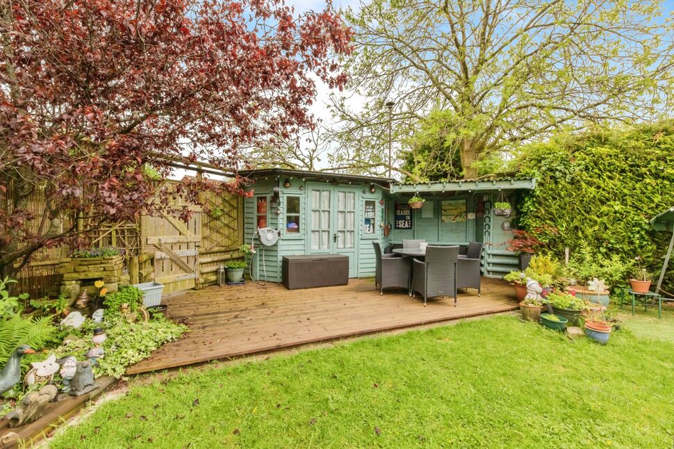 4 bedroom Detached House for sale, Broken Cross, Macclesfield, SK11 £