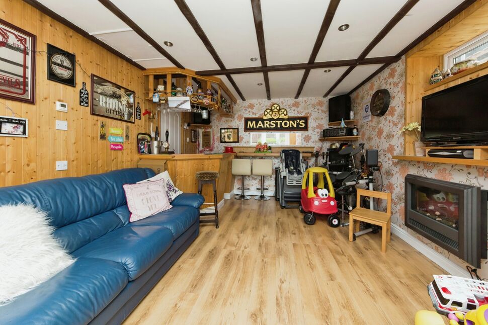 4 bedroom Detached House for sale, Broken Cross, Macclesfield, SK11 £480,000