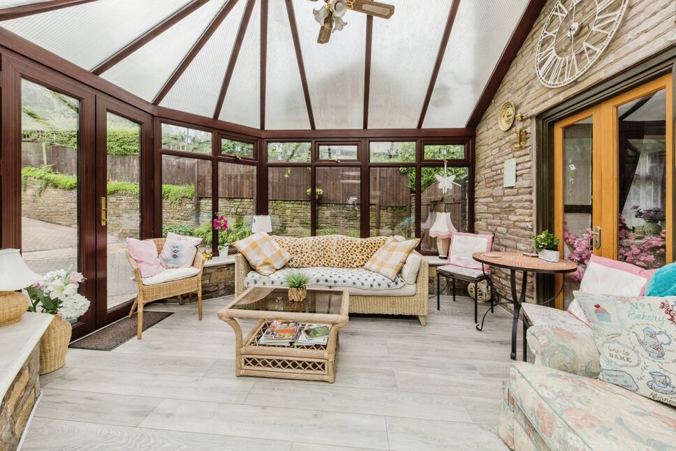 4 bedroom Detached House for sale, Broken Cross, Macclesfield, SK11 £480,000