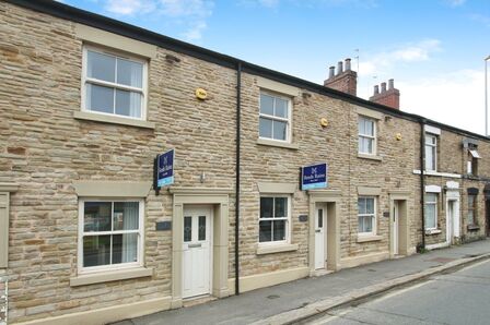 2 bedroom Mid Terrace House for sale