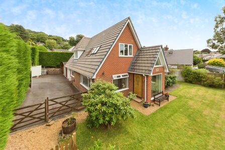 Roewood Lane, 4 bedroom Detached House for sale, £565,000
