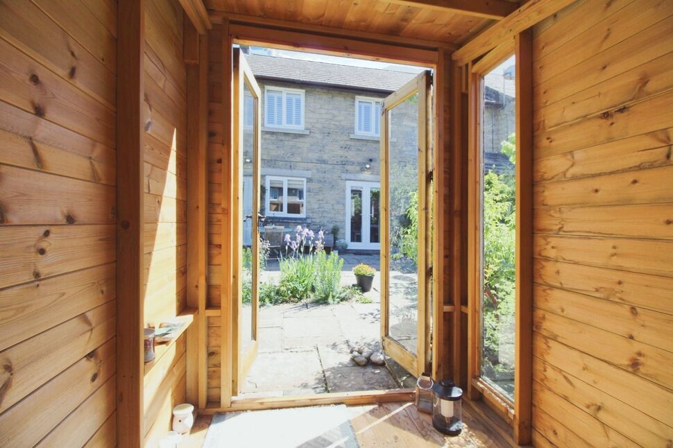 SUMMER HOUSE