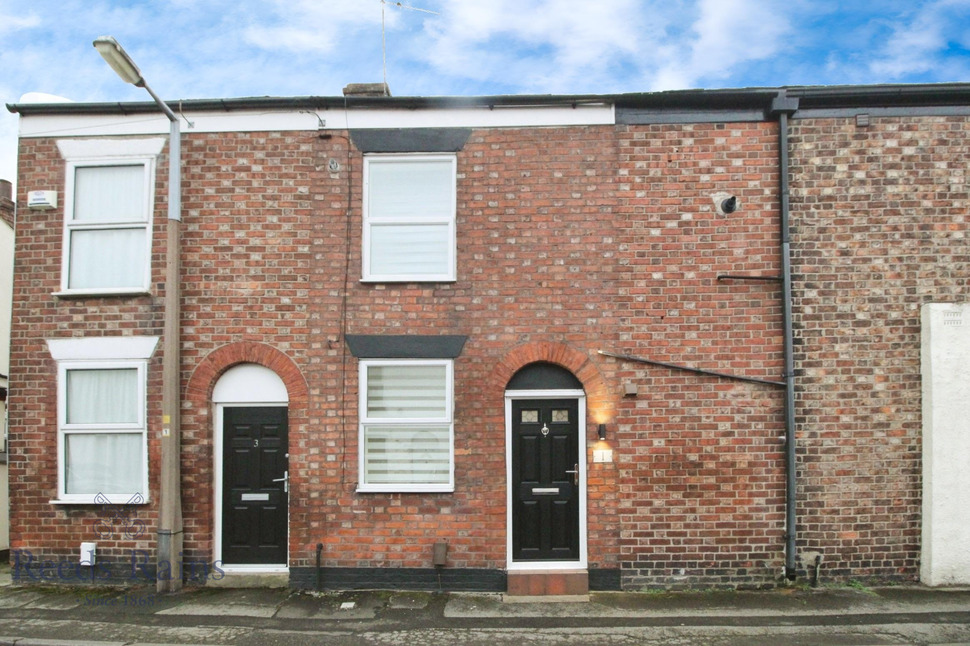 Main image of 1 bedroom Mid Terrace House to rent, Albert Street, Macclesfield, Cheshire, SK11