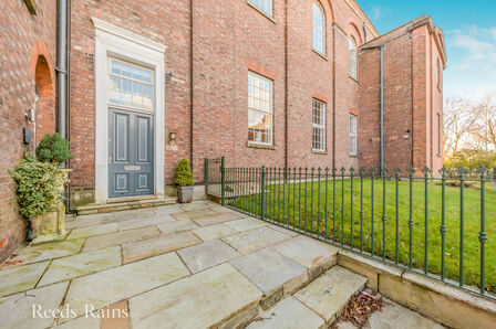 James Street, 1 bedroom  Flat for sale, £159,950