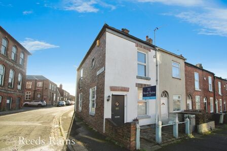 Brook Street, 2 bedroom End Terrace House for sale, £220,000