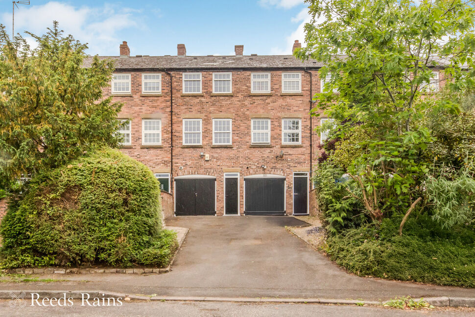 2 bedroom Mid Terrace House for sale