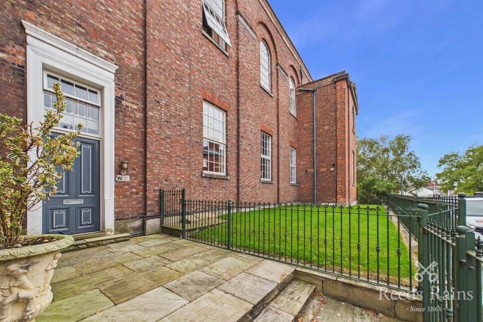 Main image of 1 bedroom Flat to rent, James Street, Macclesfield, Cheshire, SK11