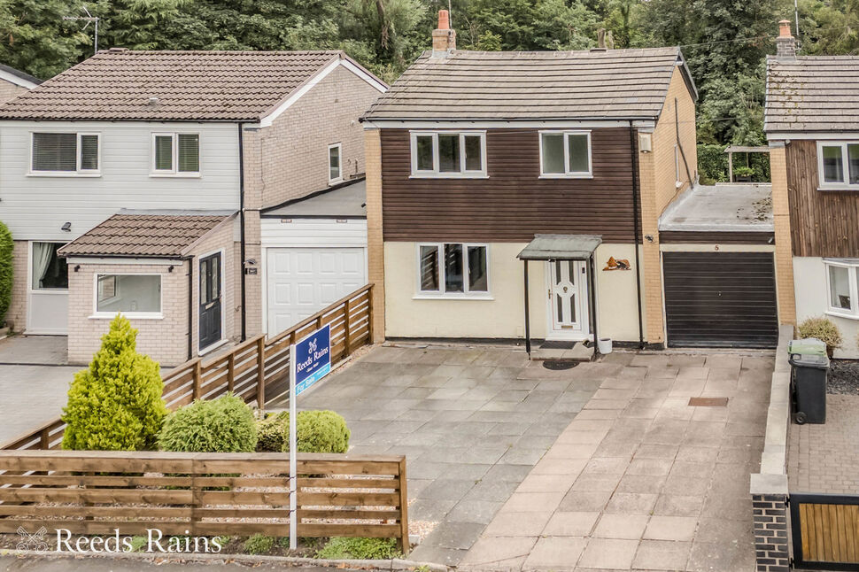 Main image of 3 bedroom Link Detached House for sale, Kenilworth Road, Cheshire, SK11