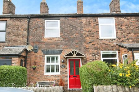 Langley Road, 2 bedroom Mid Terrace House to rent, £1,200 pcm