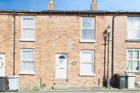 Pierce Street, 2 bedroom Mid Terrace House to rent, £925 pcm