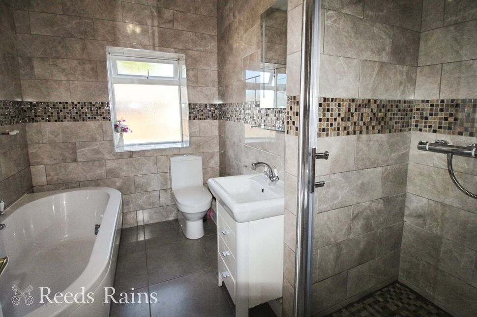 En-Suite Bathroom