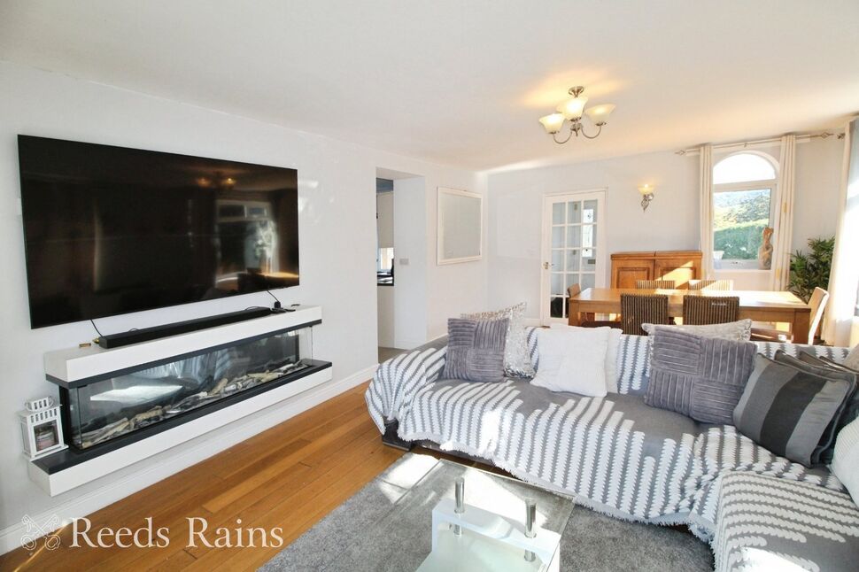 Lounge / Dining Room