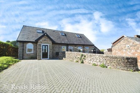 Monsall Drive, 4 bedroom Detached House to rent, £2,100 pcm