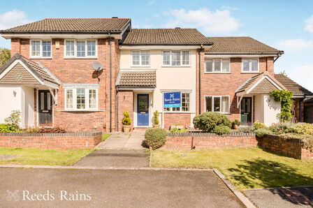 3 bedroom Mid Terrace House for sale