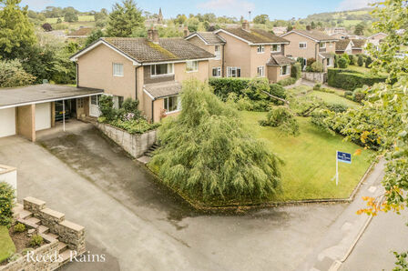 Hall Lane, 4 bedroom Detached House for sale, £550,000