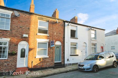 Paradise Street, 2 bedroom Mid Terrace House for sale, £165,000