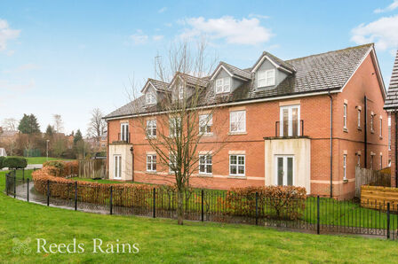 Wallbrook Avenue, 2 bedroom Flat for sale, &pound;121,027