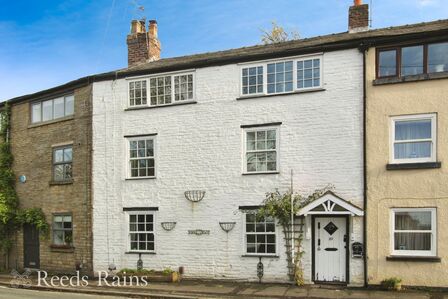 2 bedroom Mid Terrace House to rent