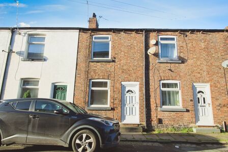 2 bedroom Mid Terrace House to rent