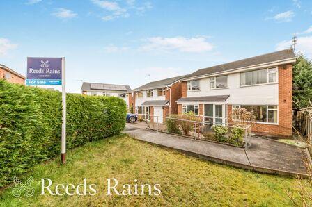 Woodstock Close, 5 bedroom Detached House for sale, &pound;450,000