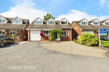 Roaches Way, 4 bedroom Detached House to rent, £1,600 pcm