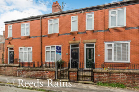 3 bedroom Mid Terrace House for sale