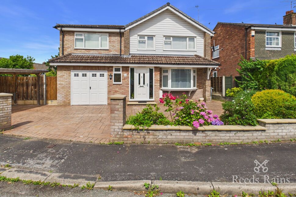 Main image of 4 bedroom Detached House to rent, Fitz Crescent, Macclesfield, Cheshire, SK10