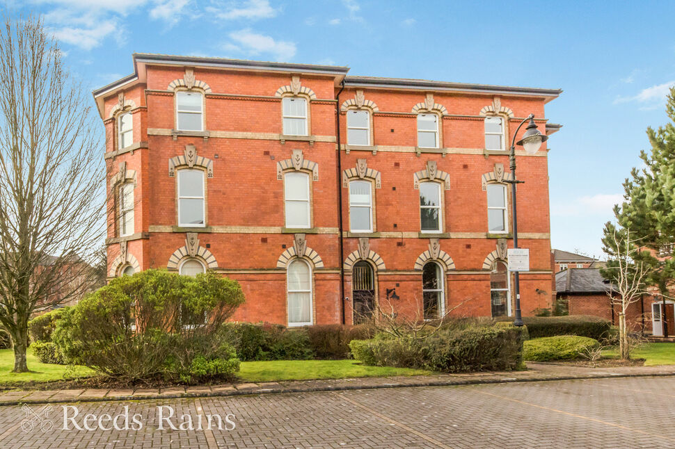 2 bedroom Flat for sale