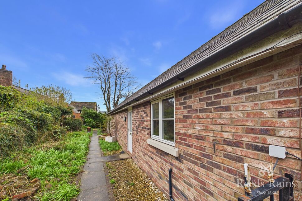 Main image of 1 bedroom Flat to rent, Church Street, Macclesfield, Cheshire, SK11