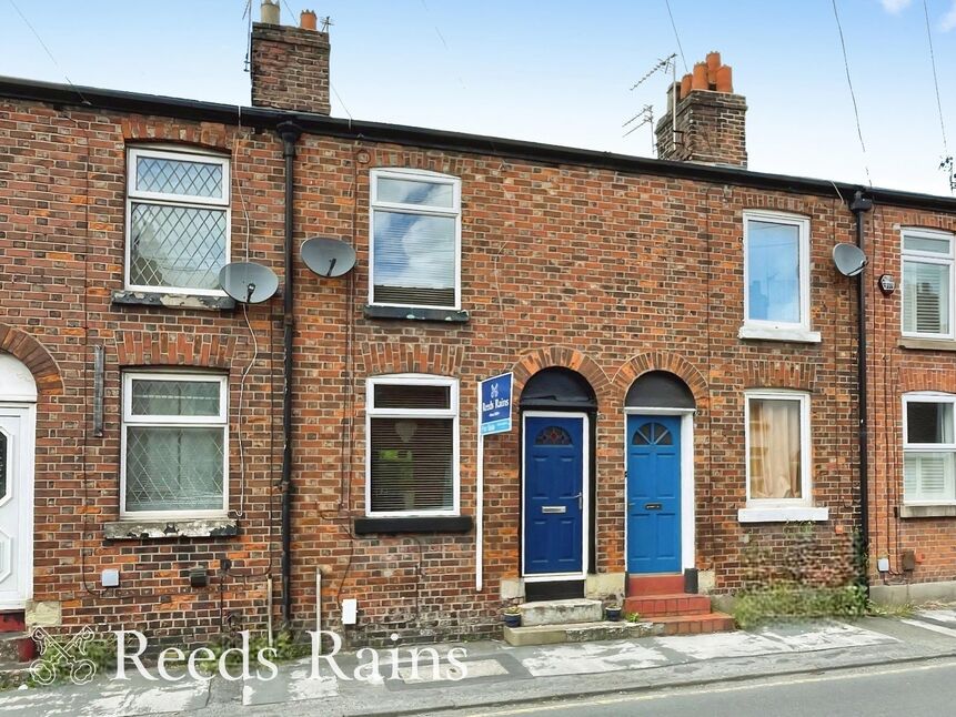 2 bedroom Mid Terrace House for sale