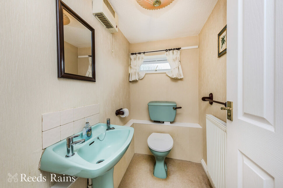 Cloakroom / WC