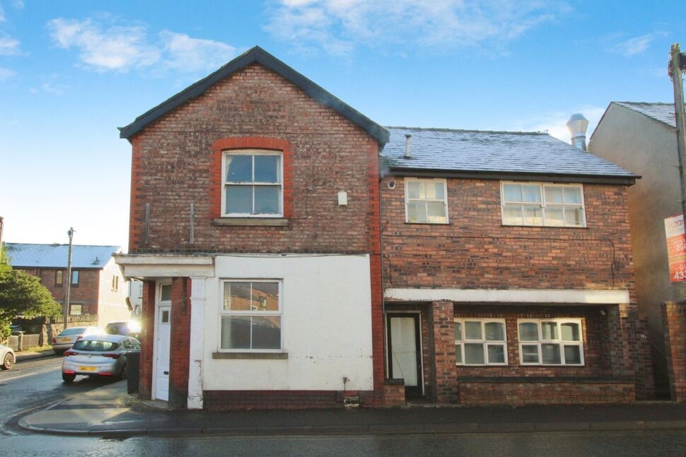 Main image of 2 bedroom Flat to rent, Park Lane, Macclesfield, Cheshire, SK11