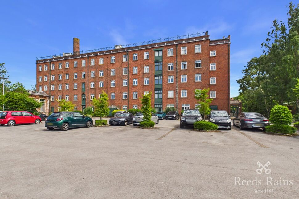 Main image of 2 bedroom Flat for sale, Union Road, Macclesfield, Cheshire, SK11