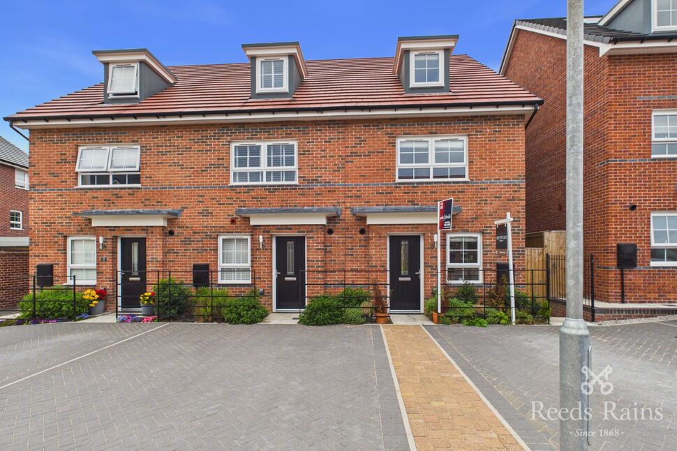 Main image of 4 bedroom Semi Detached House for sale, Wilshaw Place, Macclesfield, Cheshire, SK11