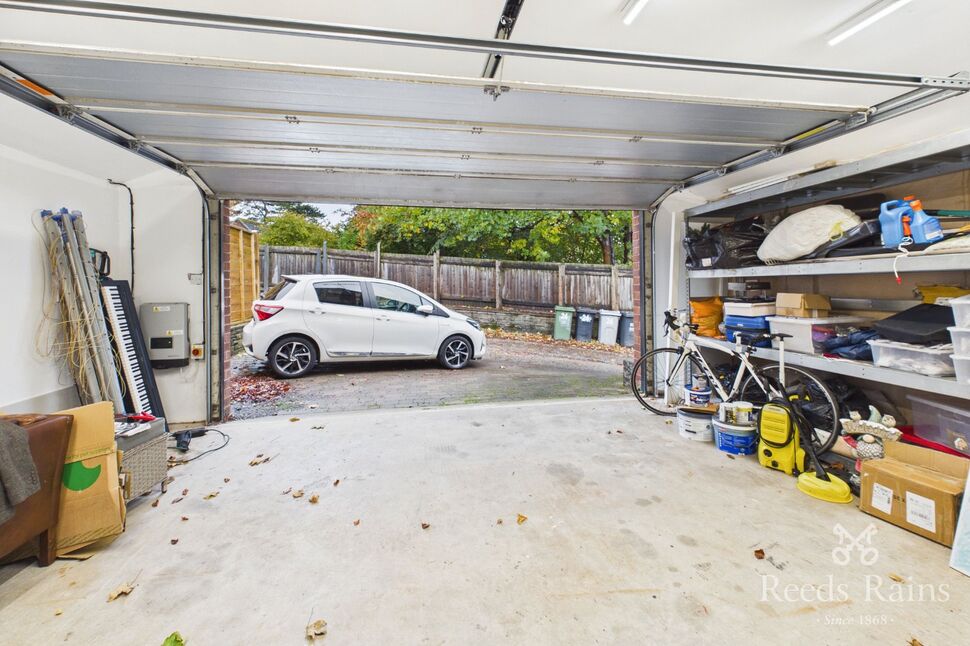 DOUBLE GARAGE